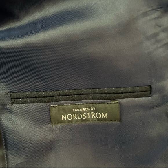 Hickey Freeman for Nordstrom Men's Black Pinstripe Blazer, 100% Wool, Size 42R - Picture 15 of 16